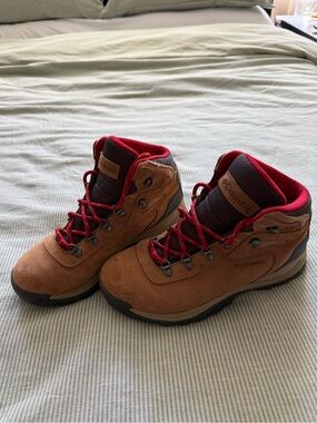 Columbia Hiking Boots Sz 7